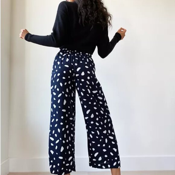 Aritzia Wilfred Faun Wide Legged Cropped Pants - Picture 3 of 5